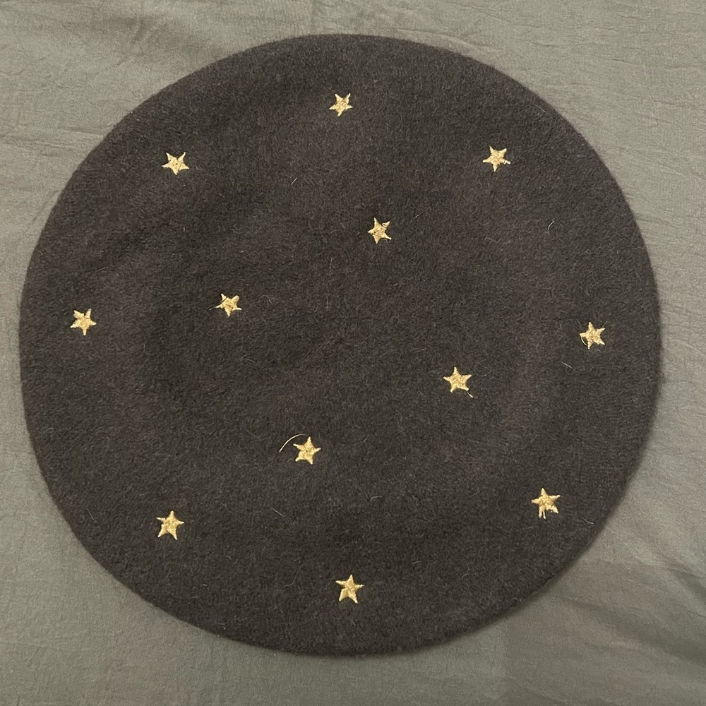 Army Green Beret with Gold Stars